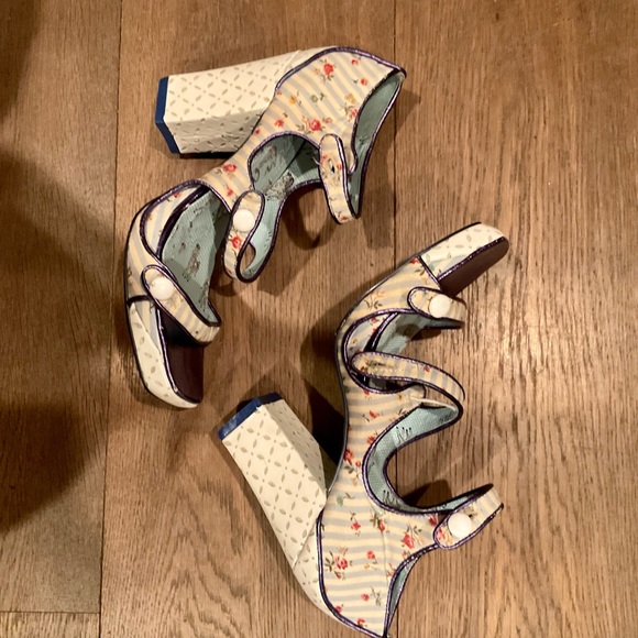 Irregular Choice Sandle, size 7.5 - Picture 4 of 5